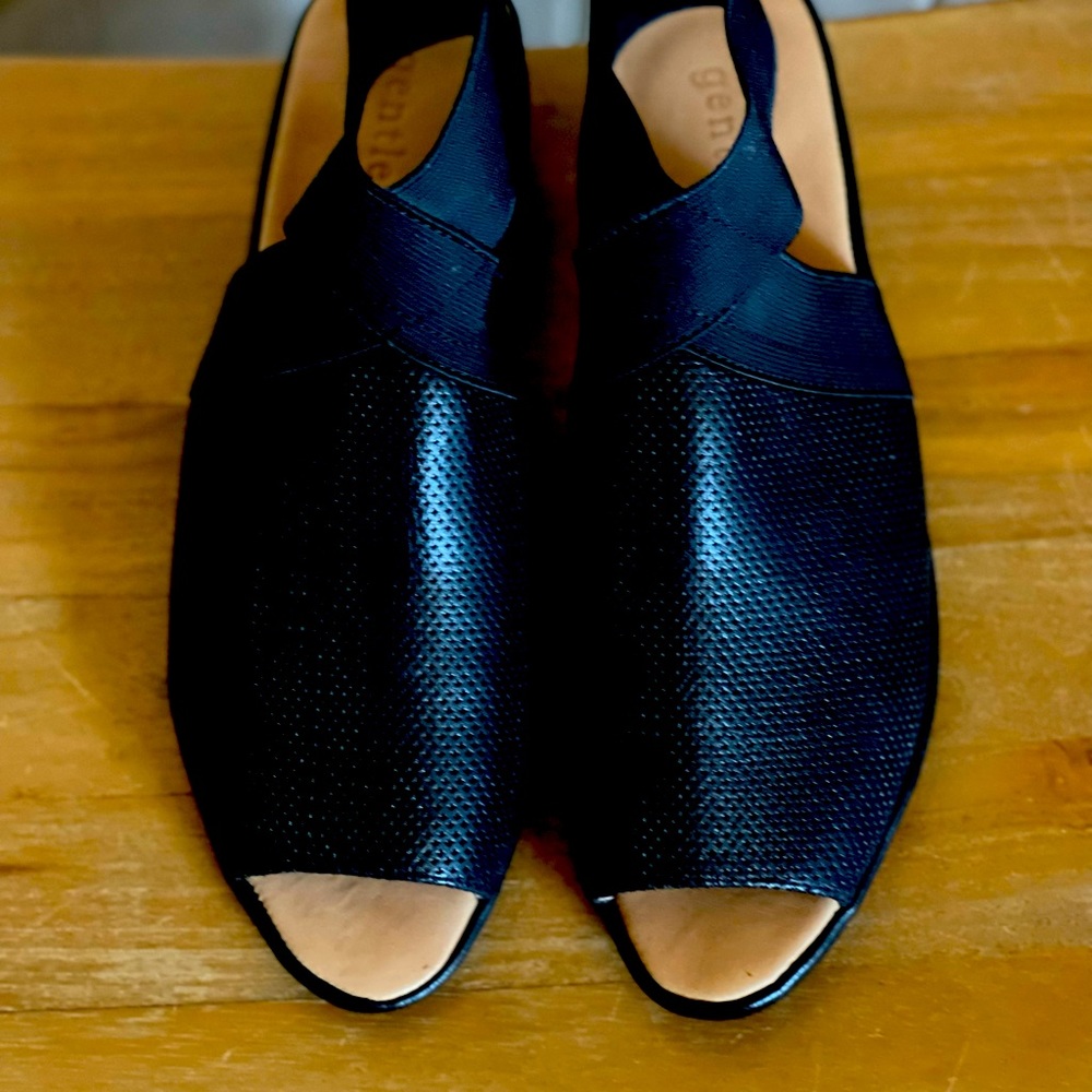 Kenneth Cole gentle souls sling backs